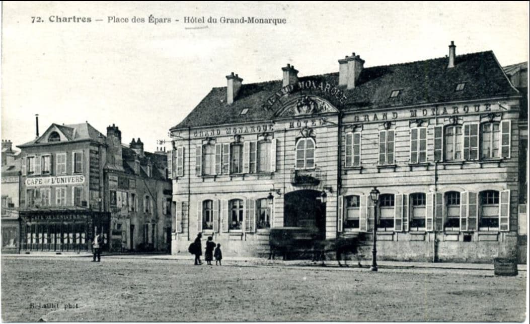 Suite de l'hôtel Le Grand Monarque avec kitchenette