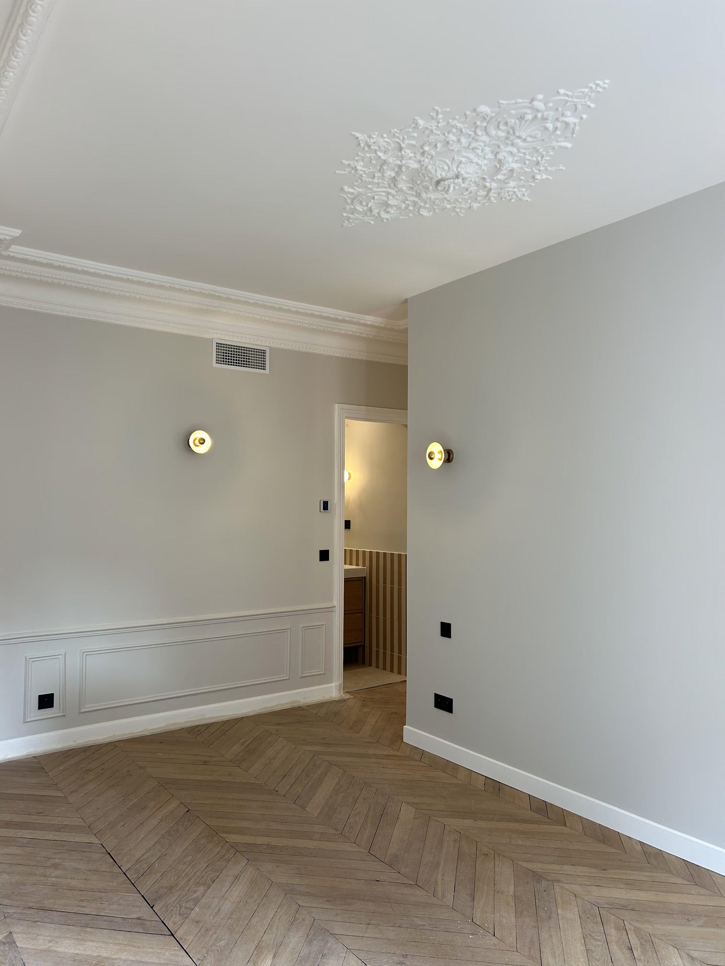Appartement de réception transformé en logement familial de quatre chambres, Paris 16e